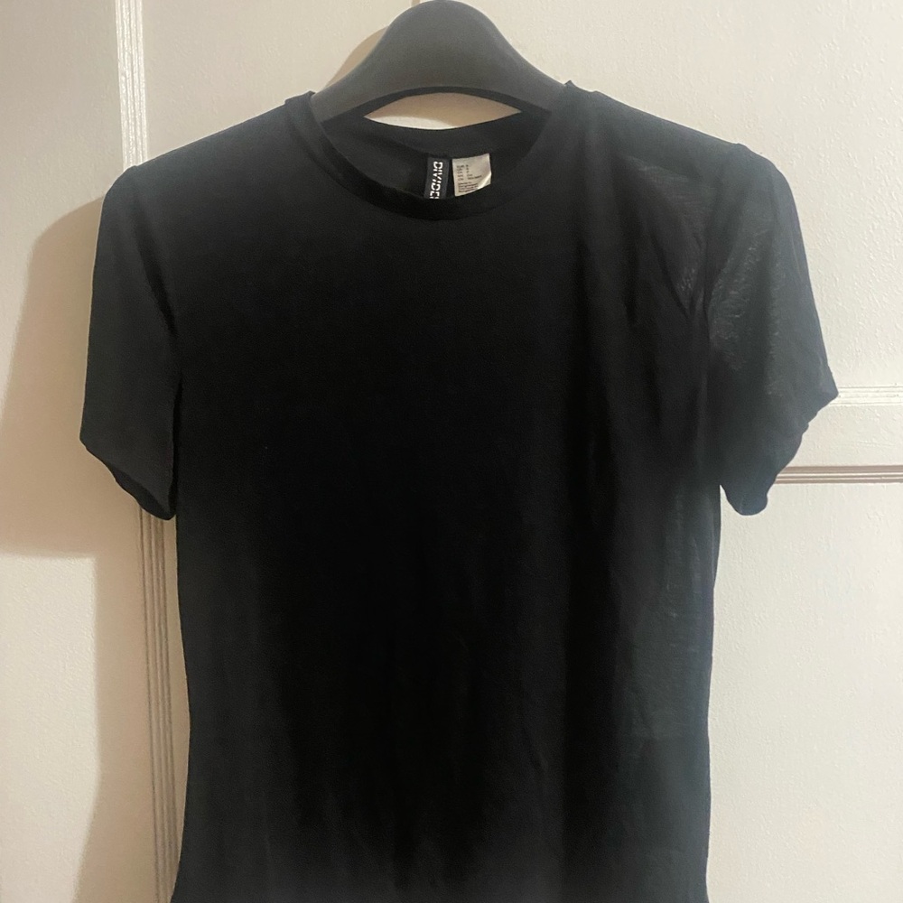 H&M very thinner see through Black Short Sleeve Crewneck Tee